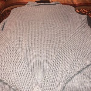 Grey snuggly American Eagle sweater 🥰